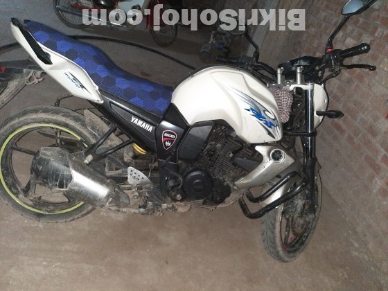 Yamaha fzs 2015